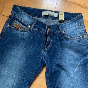 Low rise 90s denim